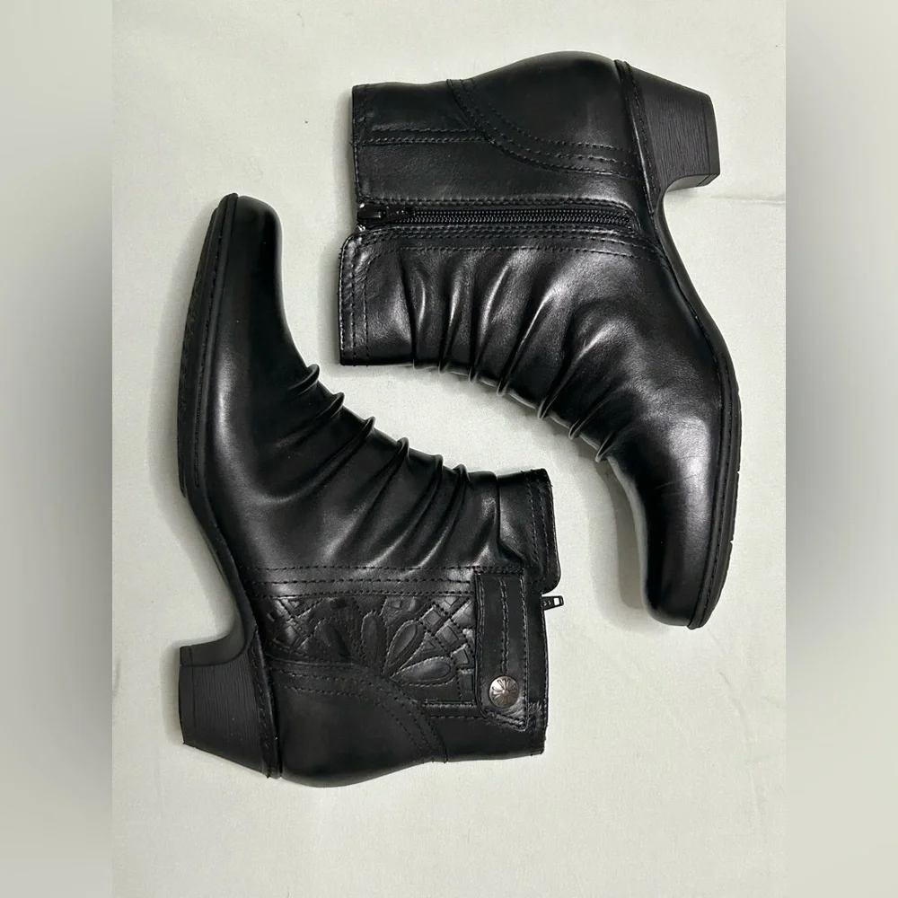Rockport / Cobb Hill Black Abilene Ankle Booties with Floral Detail - 9.5M - Picture 3 of 8